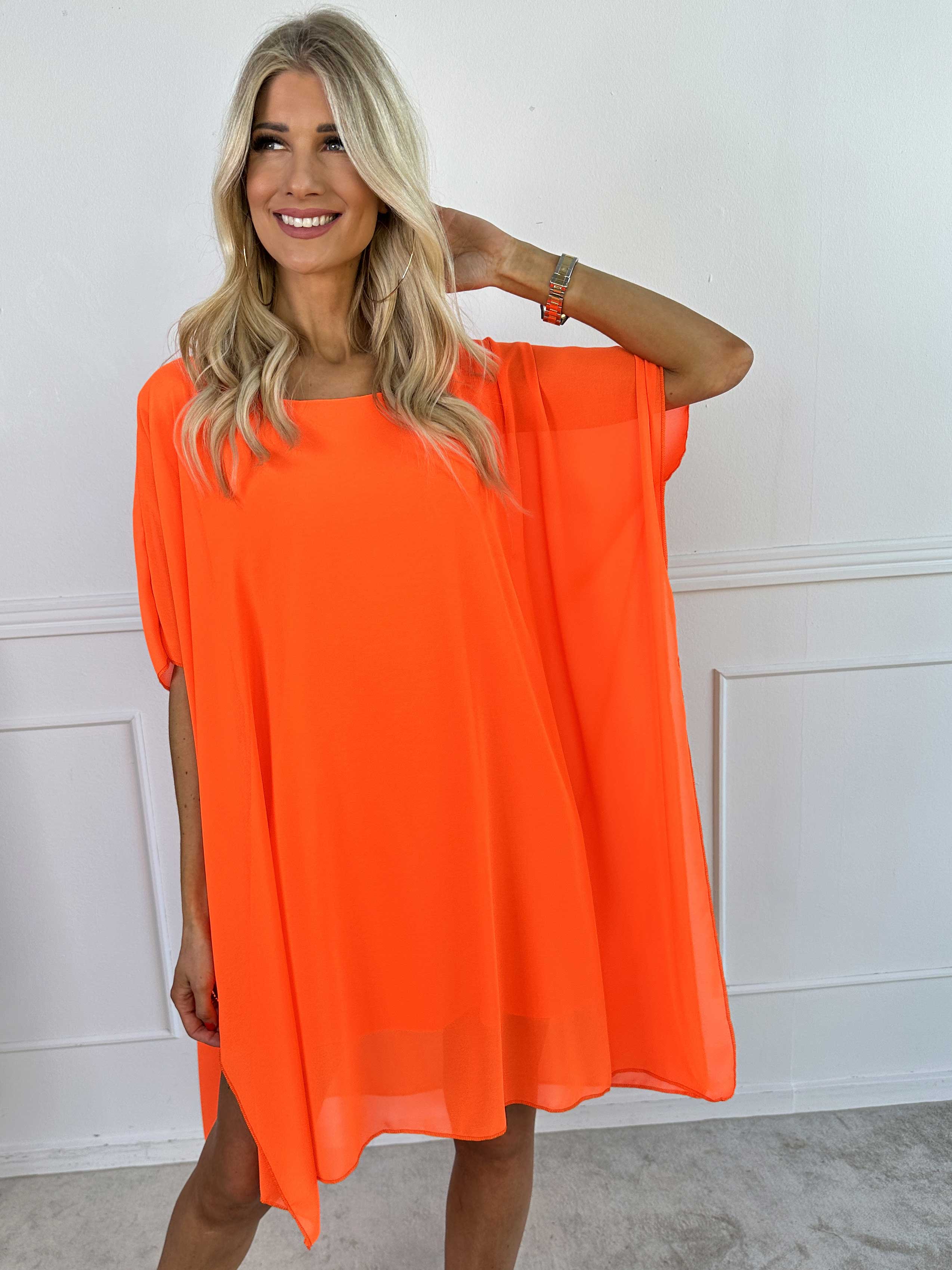 Mirabella Plain - Tunikaklänning med chiffonglager och underkjol i viskos